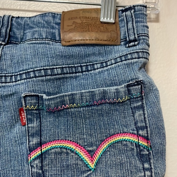 Levi’s cute jean shorts. Bright colored embroidered pockets. Sz 16 slim - Picture 4 of 4